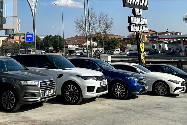 Range Rover and Mercedes